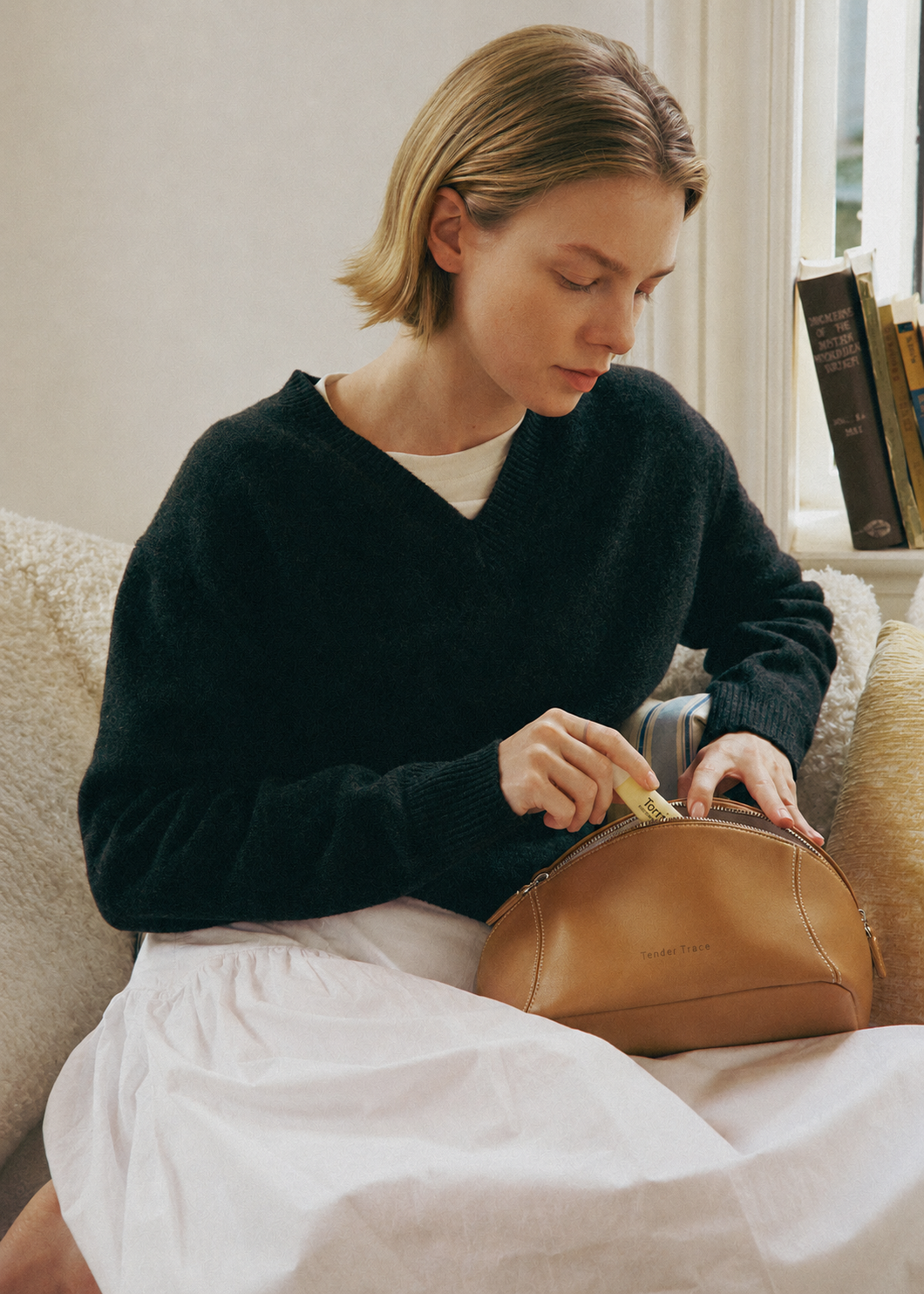 Hard Shell Cosmetic Bag - Milk Tea Apricot